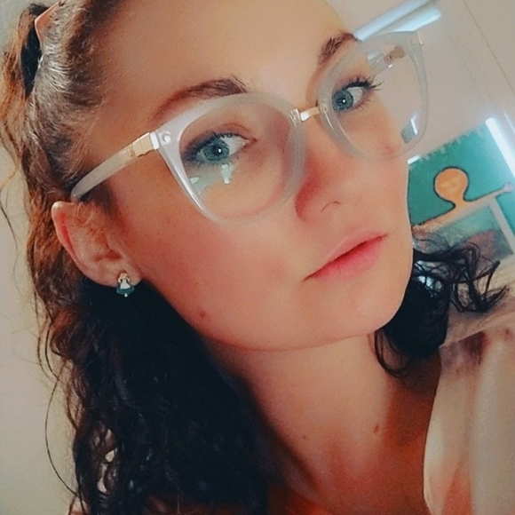 Meet your Posher, Sam - Picture 1 of 2